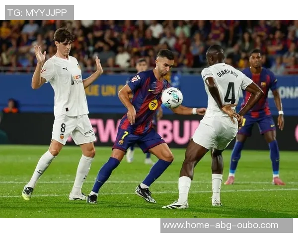 巴萨足球俱乐部的辉煌历程与未来展望：从传统强队到全球足球巨头