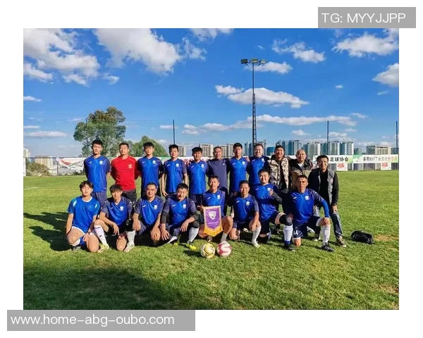 这就是足球的魅力与激情展现了团队精神与个人奋斗的完美结合 这就是足球的魅力与激情展现了团队精神与个人奋斗的完美结合